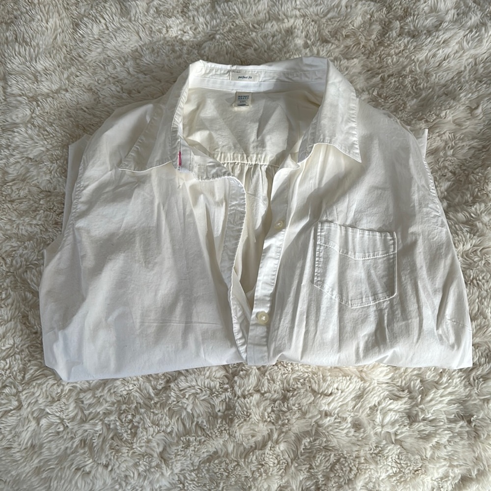 Old Navy women’s button down shirt